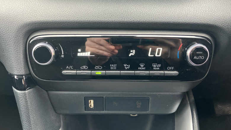 Toyota Yaris 1.5 Hybrid Icon 5dr CVT Hybrid Hatchback